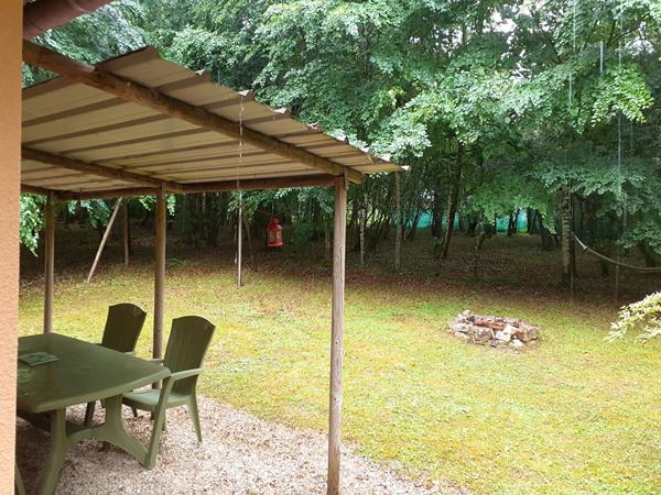 Le Rêve d'Évasion : Votre Cabane Rénovée au Coeur de la Forêt, à un Saut de Puce de Chaumont