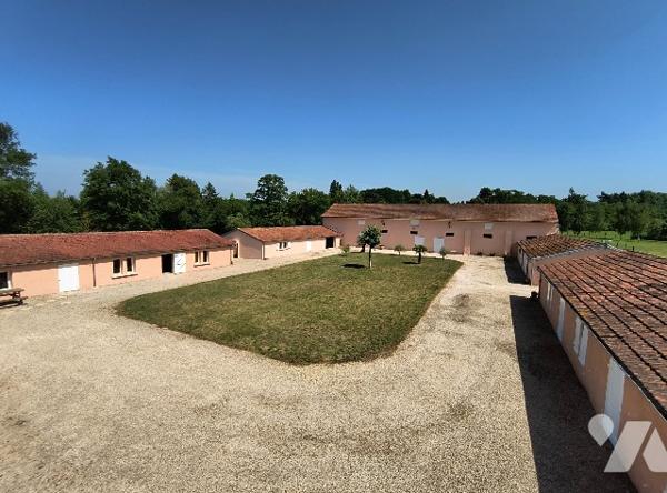 PROPRIETE D'EXCEPTION - ESPRIT RANCH AU NORD DE PARIS