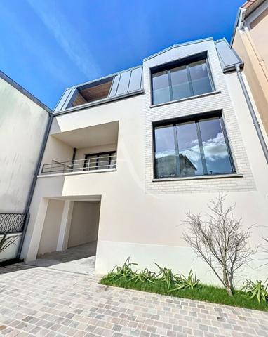 Suresnes - Appartement d'architecte- 95m² - Terrasse - Place de stationnement en sus - Prestations ***