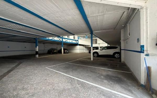 Stationnement à vendre