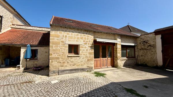 Appartement à réhabilité Vauréal 118 m2 170 220 € **  - Référence  5226