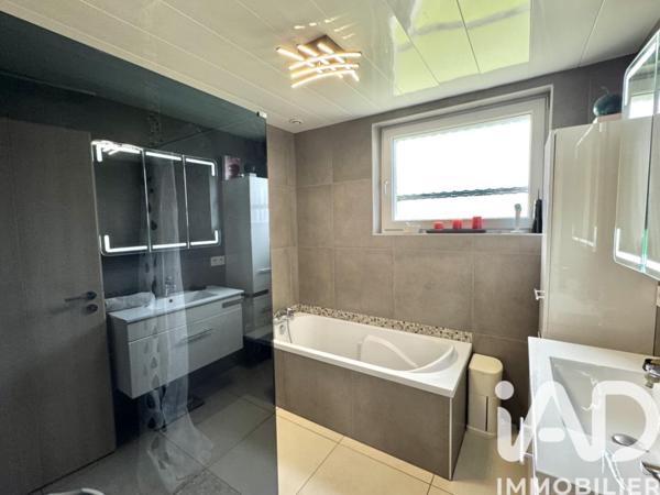 Maison à vendre 5 pièces 144,8 m² Vercel-Villedieu-le-Camp