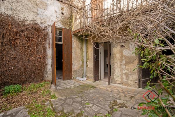 Immeuble à vendre 5 pièces de 381 m²