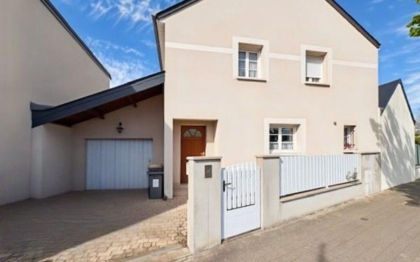 Maison à vendre    7 pièces •  Saint-Pierre-des-Corps