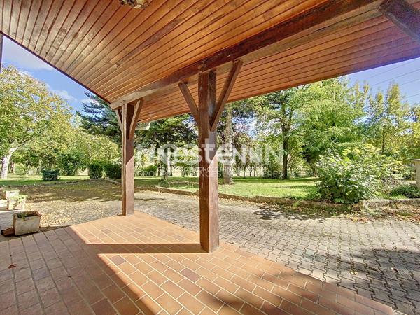 A vendre: Maison située à Auch, 5 pièces, 122 m2, sur un terrain de 8 840m2 avec garages et terrasses