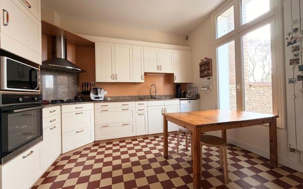 Maison à vendre    8 pièces •  Compiègne