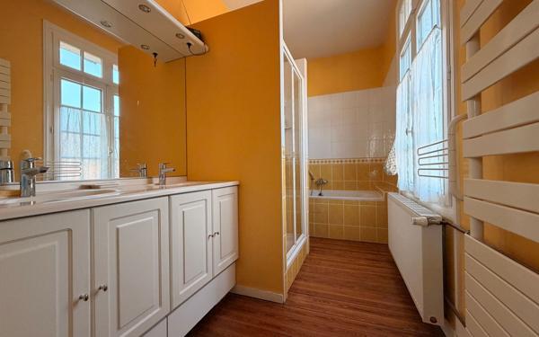 Maison à vendre    8 pièces •  Compiègne