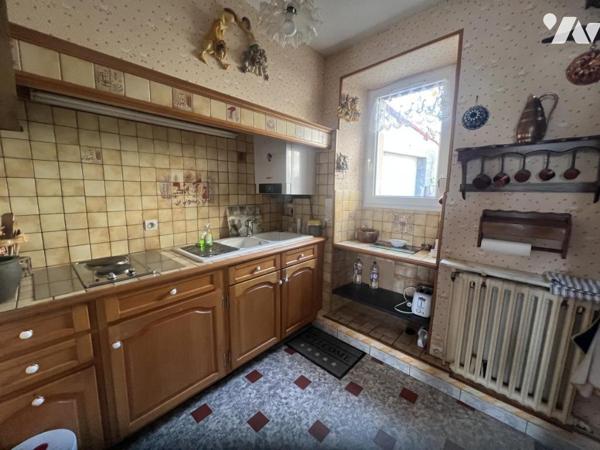 BAGNOLES DE L'ORNE, maison 2ch avec cour proche commerces