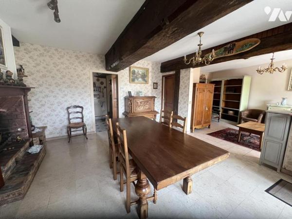 BAGNOLES DE L'ORNE, maison 2ch avec cour proche commerces