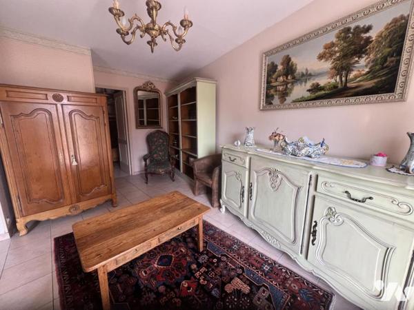 BAGNOLES DE L'ORNE, maison 2ch avec cour proche commerces