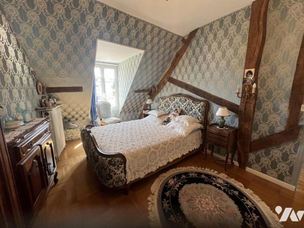 BAGNOLES DE L'ORNE, maison 2ch avec cour proche commerces