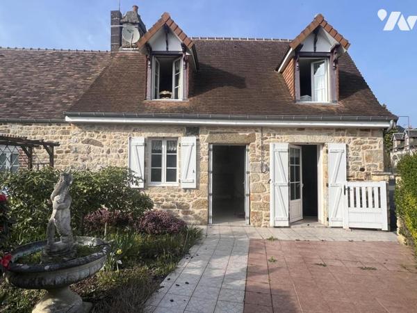 BAGNOLES DE L'ORNE, maison 2ch avec cour proche commerces
