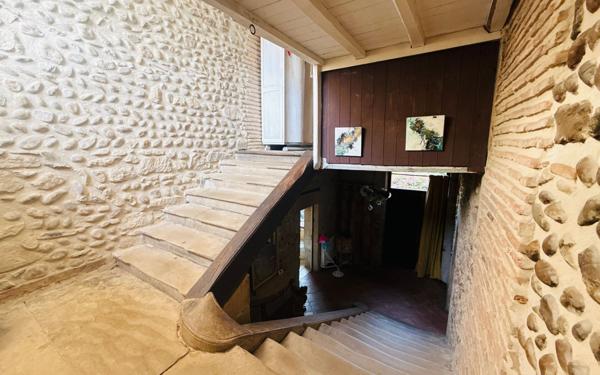 Maison à vendre    11 pièces •  Saint-Donat-sur-l'Herbasse