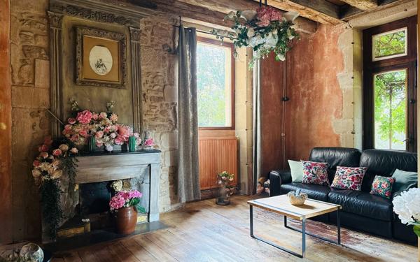 Maison à vendre    11 pièces •  Saint-Donat-sur-l'Herbasse