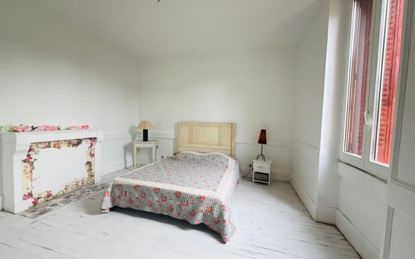 Maison à vendre    11 pièces •  Saint-Donat-sur-l'Herbasse