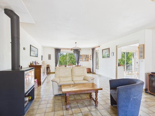 MAISON SPACIEUSE  de 6 PIECES AVEC VUE DÉGAGÉE – ENVIRONNEMENT CAMPAGNE ET BOIS