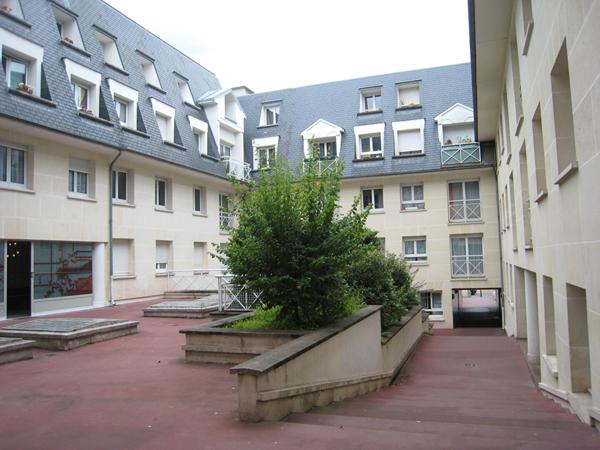 Location parking / box Orsay - 90 €/mois
