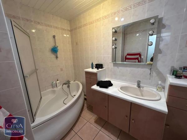 Appartement à louer 5 pièces 103.49m² Billère (64140)