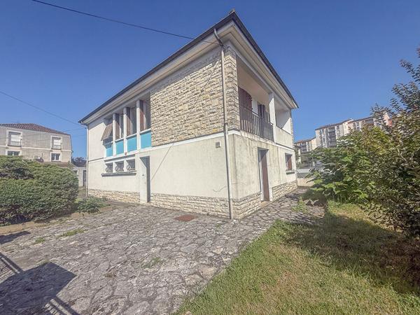 Maison Maison Familiale 5 pièce(s) 142.25 m2 - Fort potentiel d'évolution - Possibilité de créer plusieurs logements ! 142.25 m²