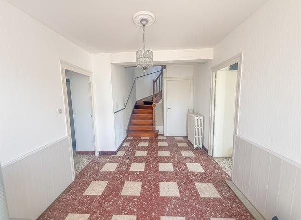 Maison Maison Familiale 5 pièce(s) 142.25 m2 - Fort potentiel d'évolution - Possibilité de créer plusieurs logements ! 142.25 m²