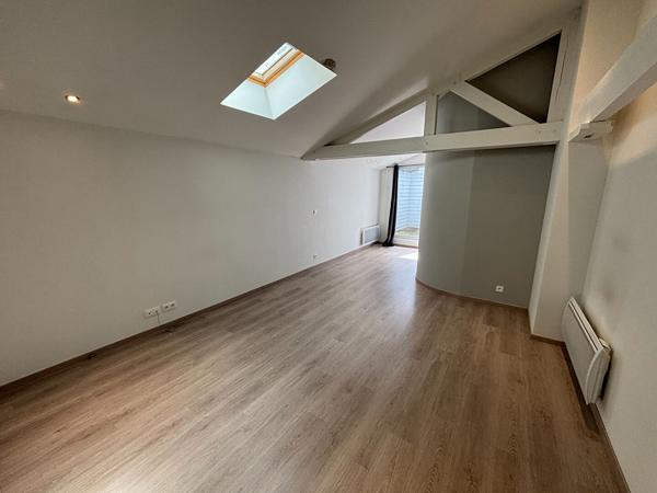 Appartement à louer T2 vide hyper centre Mont De Marsan patio