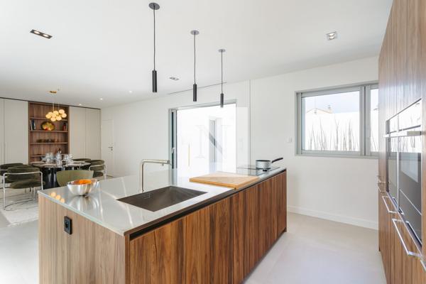 Maison contemporaine de plain-pied — 130 m² — DPE A — Lagord Bourg