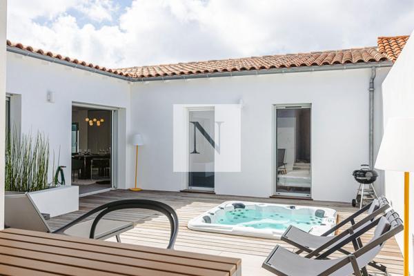 Maison contemporaine de plain-pied — 130 m² — DPE A — Lagord Bourg