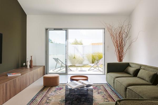Maison contemporaine de plain-pied — 130 m² — DPE A — Lagord Bourg