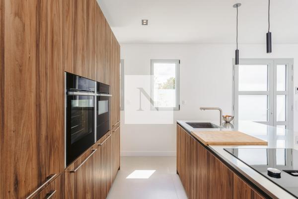Maison contemporaine de plain-pied — 130 m² — DPE A — Lagord Bourg