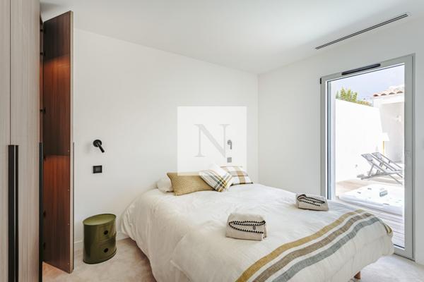 Maison contemporaine de plain-pied — 130 m² — DPE A — Lagord Bourg