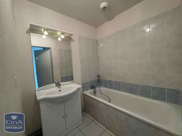 Appartement à louer 2 pièces 54.55m² Baud (56150)
