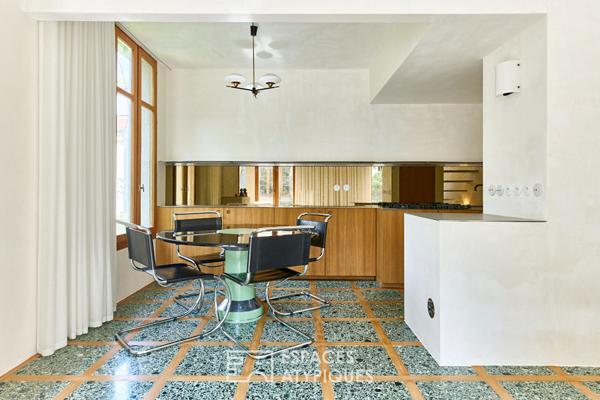 Maison d’architecte avec terrasse au calme d’une impasse