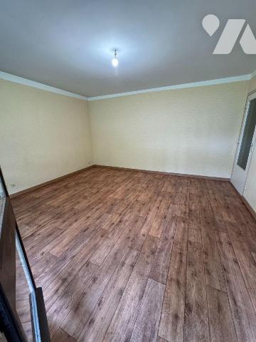 RENNES ( proche hôpital Sud), appartement situé au rez-de-chaussée comprenant: 
- Entrée avec ...