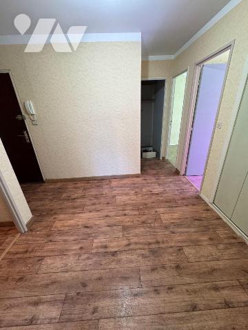 RENNES ( proche hôpital Sud), appartement situé au rez-de-chaussée comprenant: 
- Entrée avec ...