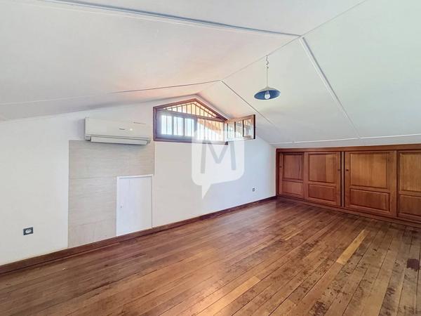 DPT GUYANE, à vendre MATOURY Maison T6 + appartement T2 de 208m2 sur un terrain de 1043 m2