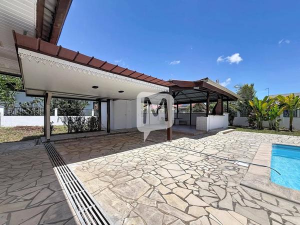 DPT GUYANE, à vendre MATOURY Maison T6 + appartement T2 de 208m2 sur un terrain de 1043 m2
