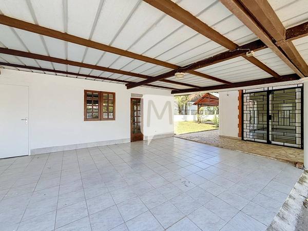 DPT GUYANE, à vendre MATOURY Maison T6 + appartement T2 de 208m2 sur un terrain de 1043 m2