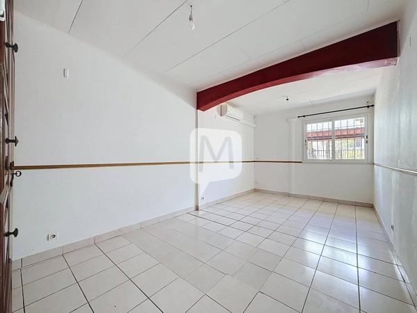 DPT GUYANE, à vendre MATOURY Maison T6 + appartement T2 de 208m2 sur un terrain de 1043 m2