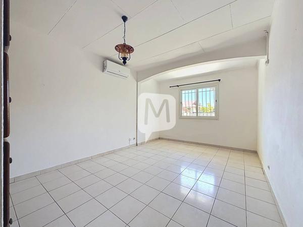 DPT GUYANE, à vendre MATOURY Maison T6 + appartement T2 de 208m2 sur un terrain de 1043 m2