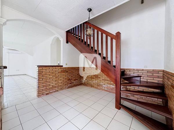DPT GUYANE, à vendre MATOURY Maison T6 + appartement T2 de 208m2 sur un terrain de 1043 m2