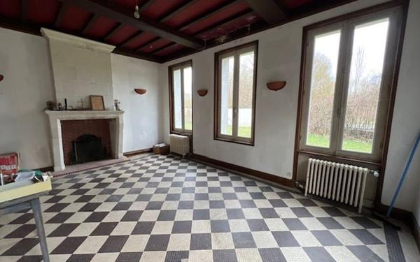 Immeuble à vendre    4 pièces •  Saint-Aignan