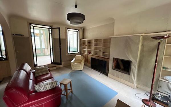 Immeuble à vendre    4 pièces •  Saint-Aignan