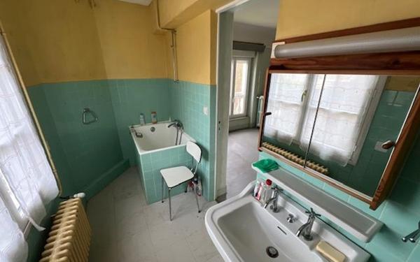 Immeuble à vendre    4 pièces •  Saint-Aignan