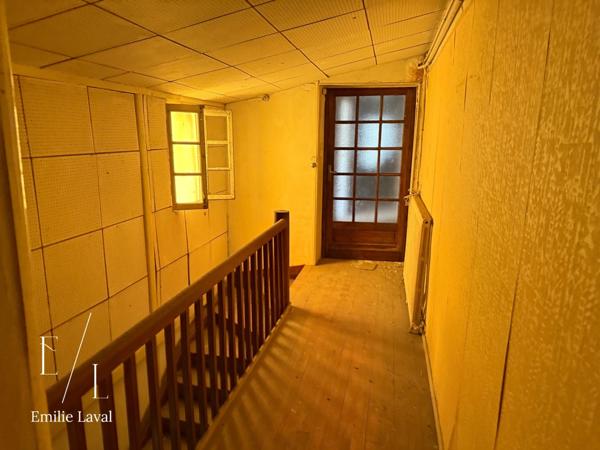 Immeuble avec local commercial À RÉNOVER situé à SAINTE FOY LA GRANDE (33)
