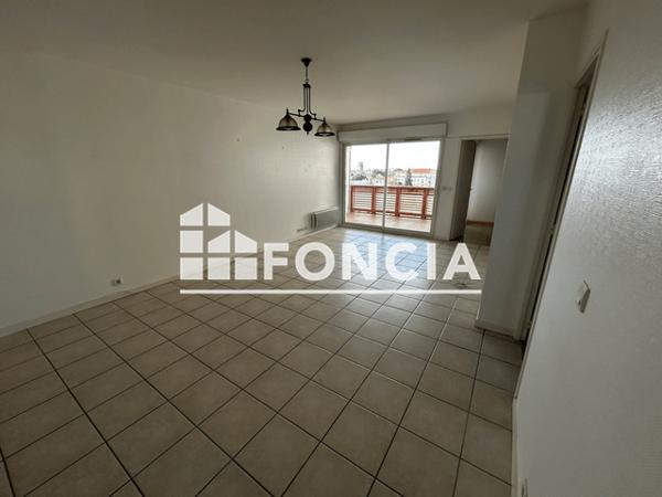 Location Appartement 3 pièces 67 m² - 66 AVENUE DANIEL HEDDE Royan 17200