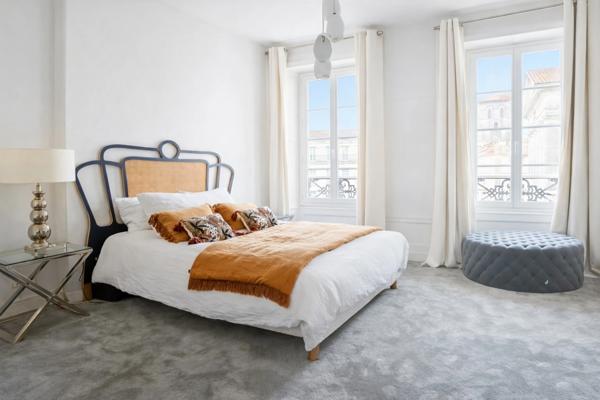 16000 Angoulême - Appartement de standing – Grand espace de 150 m² – Plateau d’Angoulême – 3 chambres – 2 suites parentales – 3 dressings – 3 WC – cave