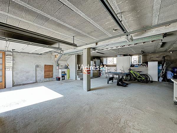 Exclusivité l'Adresse Immobilier - La Salvetat Saint Gilles - Maison T4 de 137m² avec un grand sous-sol de 70m² sur un terrain de 731m²