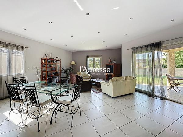 Exclusivité l'Adresse Immobilier - La Salvetat Saint Gilles - Maison T4 de 137m² avec un grand sous-sol de 70m² sur un terrain de 731m²