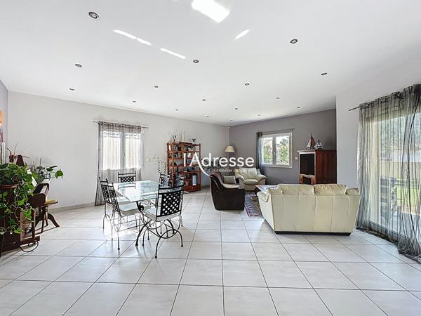 Exclusivité l'Adresse Immobilier - La Salvetat Saint Gilles - Maison T4 de 137m² avec un grand sous-sol de 70m² sur un terrain de 731m²