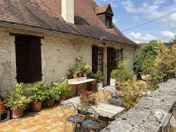 Situation pittoresque : propriété en pierre de charme avec dépendances, piscine et 4 chalets en...